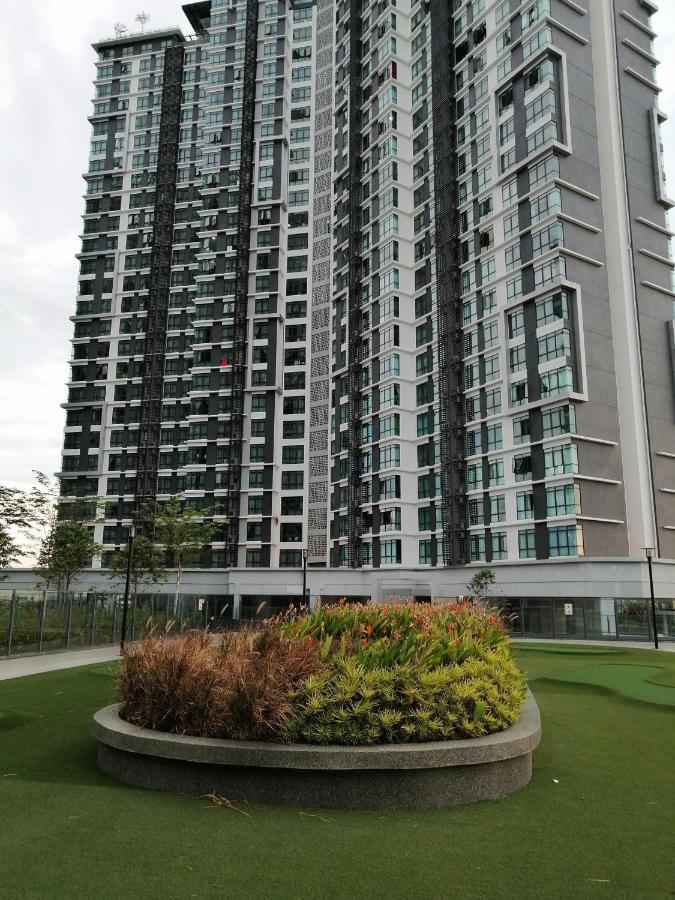 Santai Homestay Cyberjaya Eksteriør billede